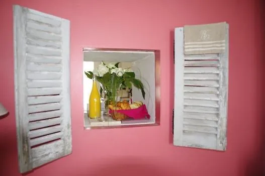 Madeleine & Cie Bed & Breakfast 3*